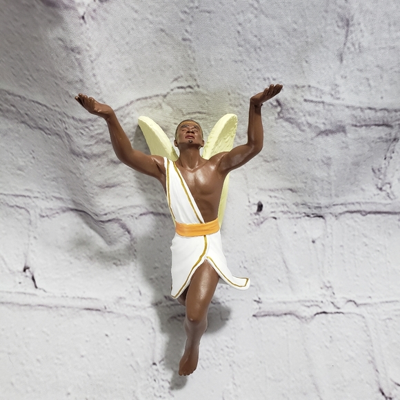 ๐SOLD๐ Hallmark Keepsake Angel Of Joy Christmas Ornament Year 2016 Robert Chad - Picture 2 of 12